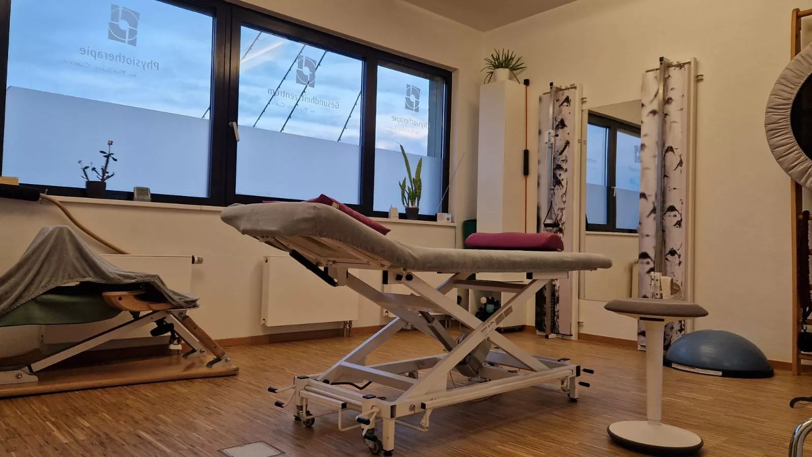 Behandlungsraum der Physiotherapie im Reschop Carré in Hattingen